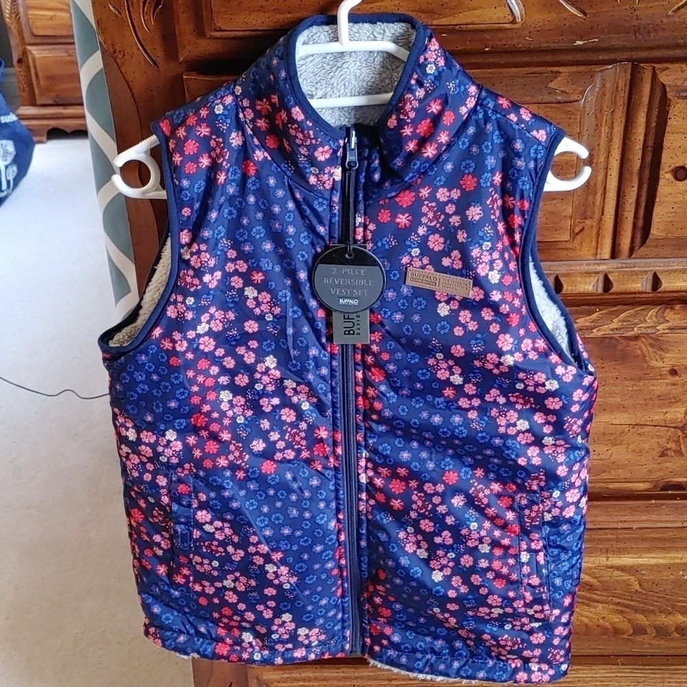 NWT Buffalo David Bitton Reversible Floral/Sherpa Vest Size Large 14-16